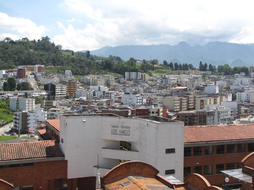 El Cable Hostal Manizales Exteriör bild